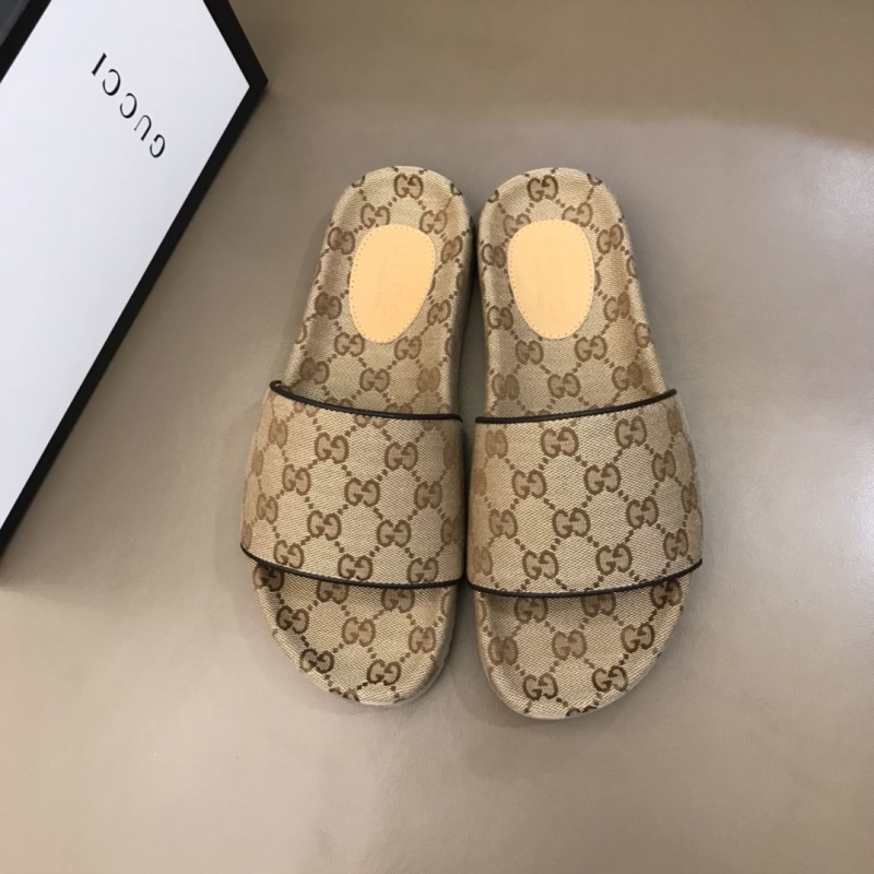 G*u*i slippers